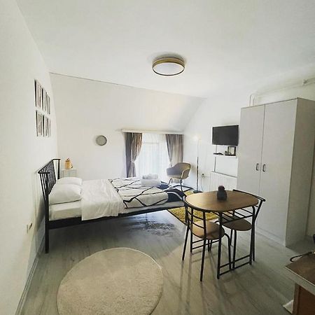 My Studio Pr Priştine Dış mekan fotoğraf